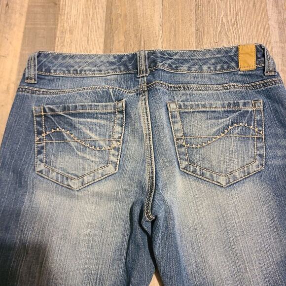 Maurices size 1/2 women's Laney bootcut white washed jeans - Picture 5 of 11